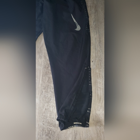 Nike Black joggers. - Picture 4 of 4